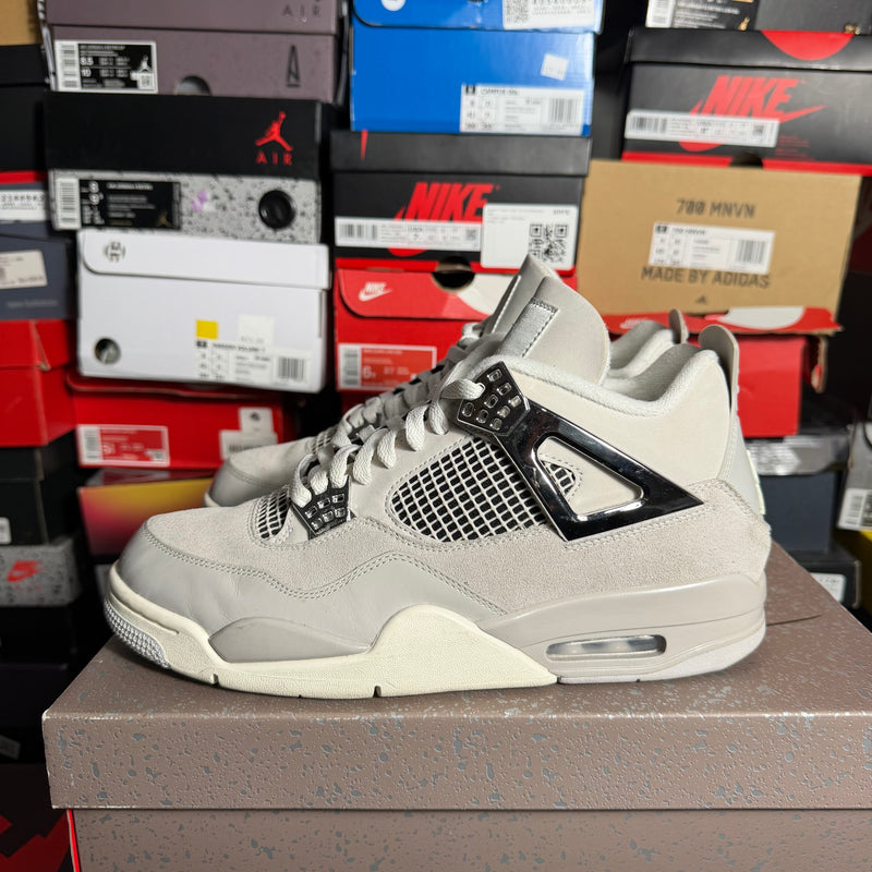 Jordan 4 Retro Frozen Moments (Preowned)