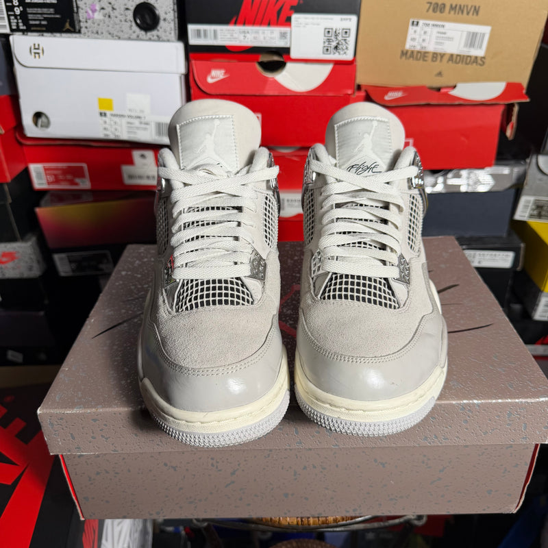 Jordan 4 Retro Frozen Moments (Preowned)