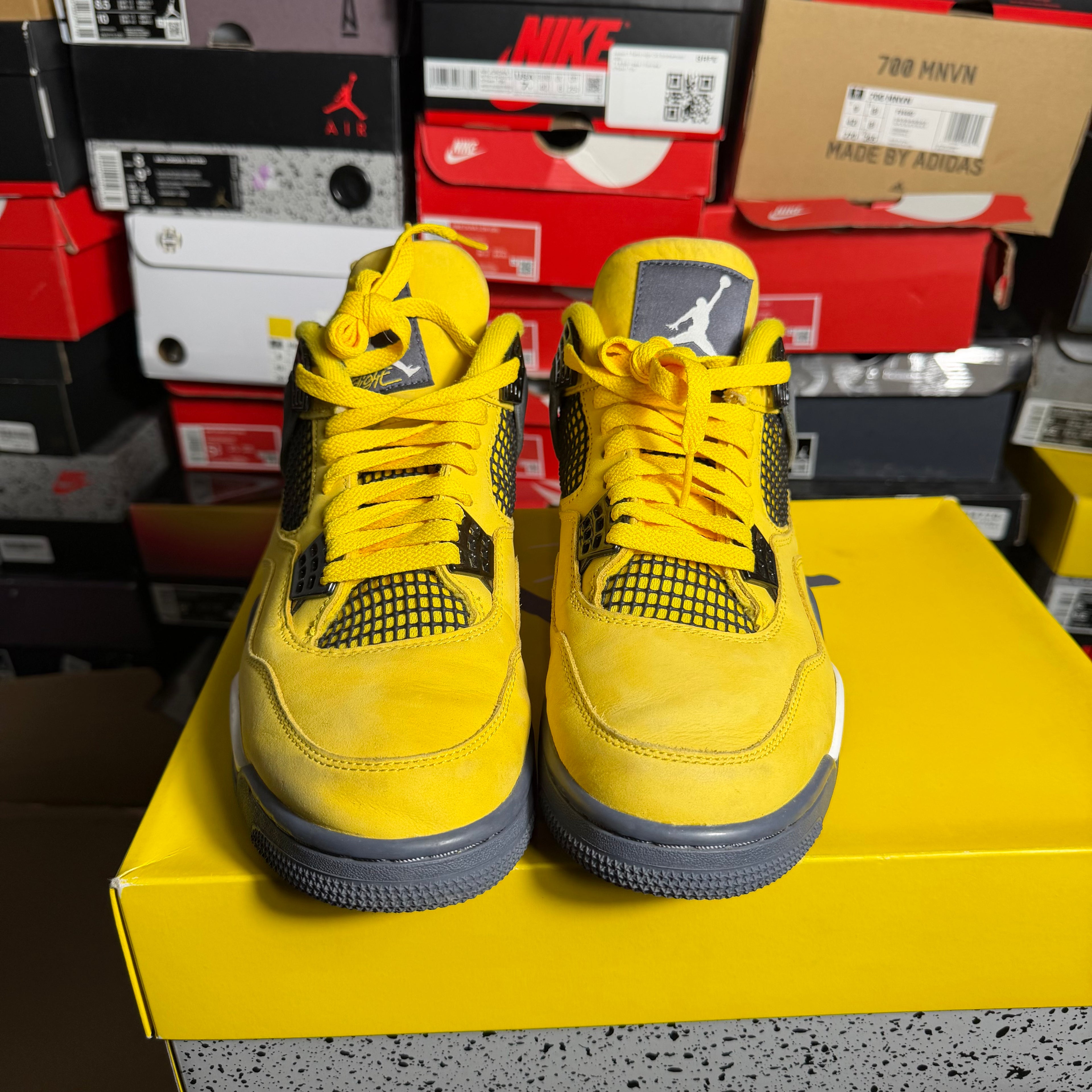 Jordan 4 Retro Lightning (Preowned) (Size 9.5)