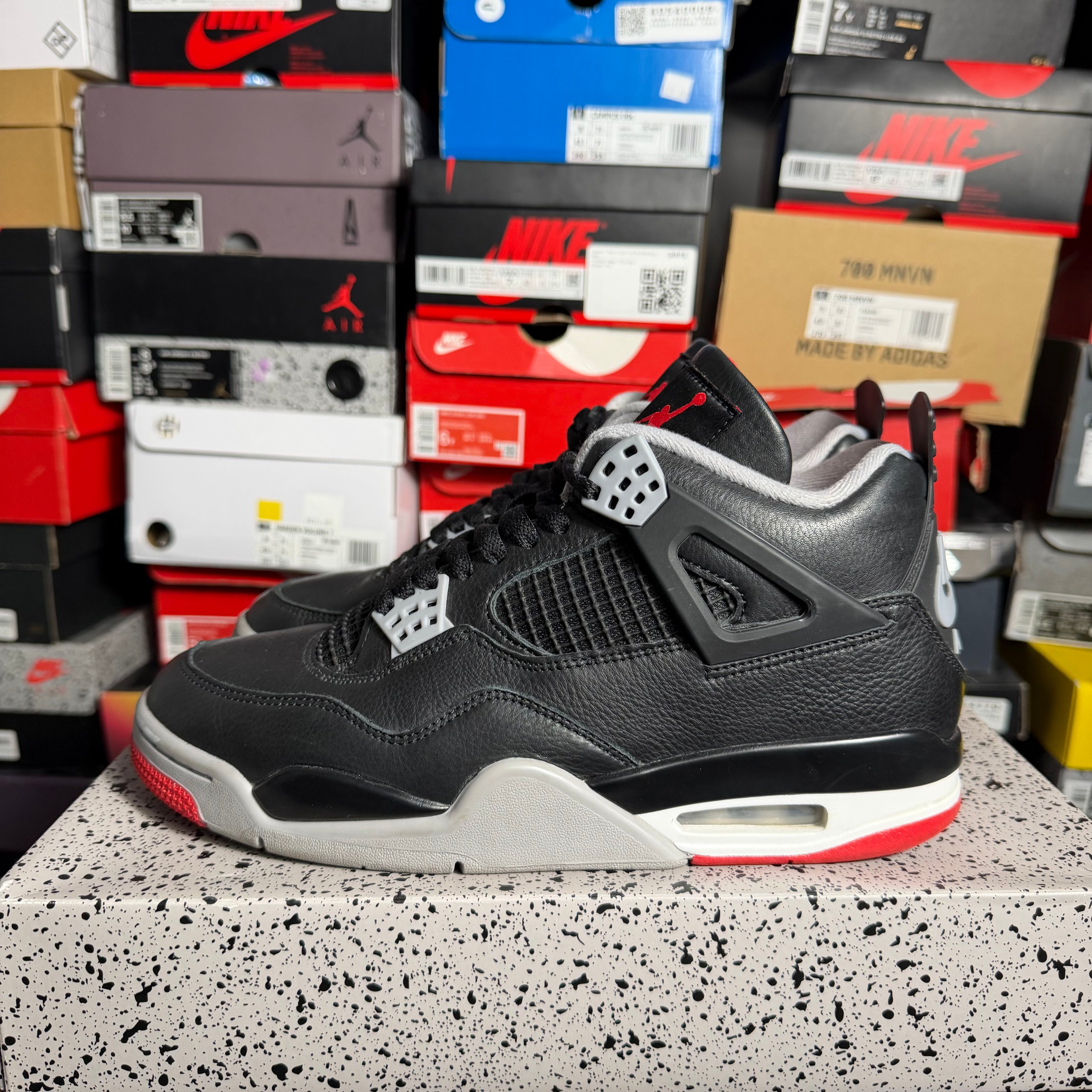 Jordan 4 Retro Bred Reimagined (Preowned)