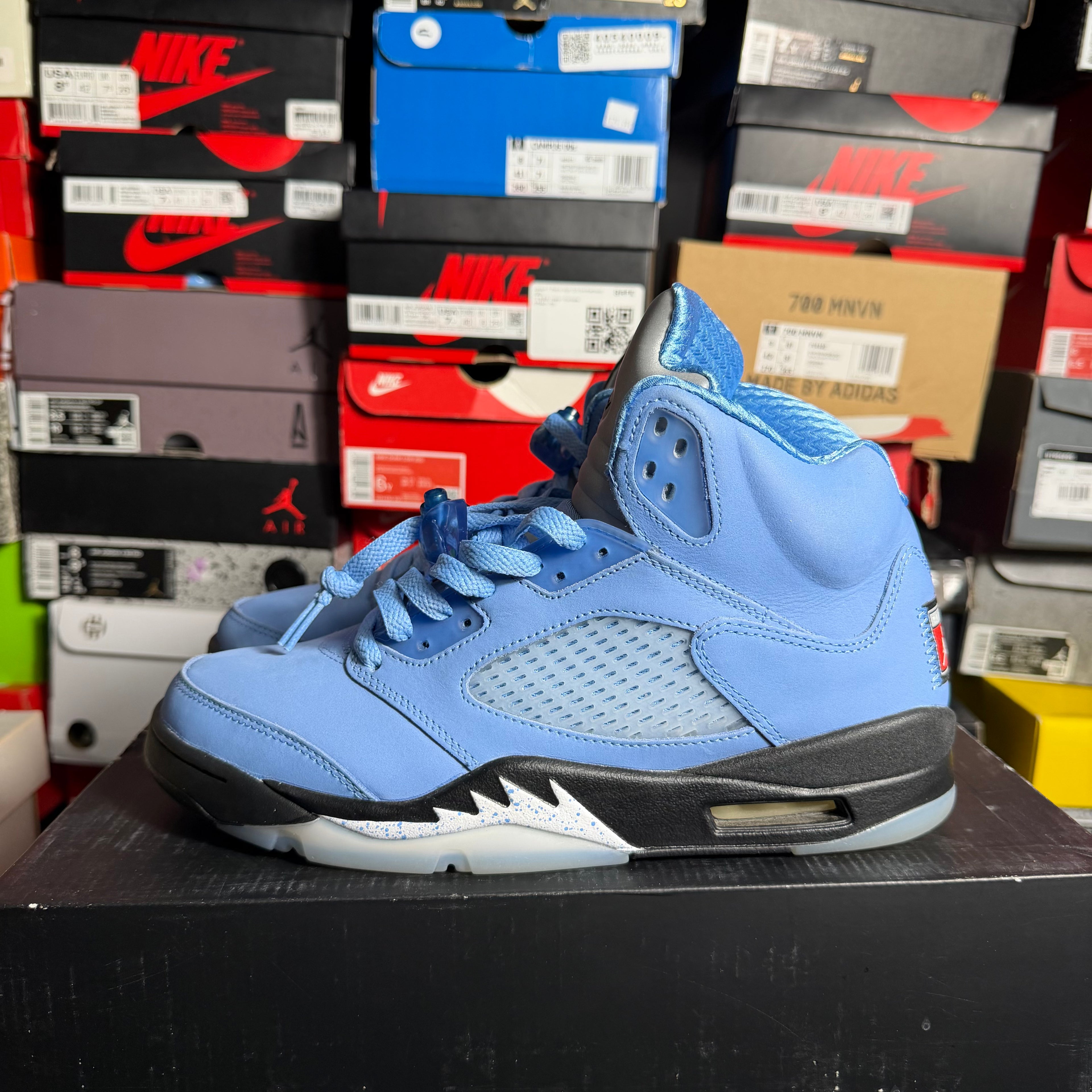 Jordan 5 Retro UNC University Blue (Preowned)