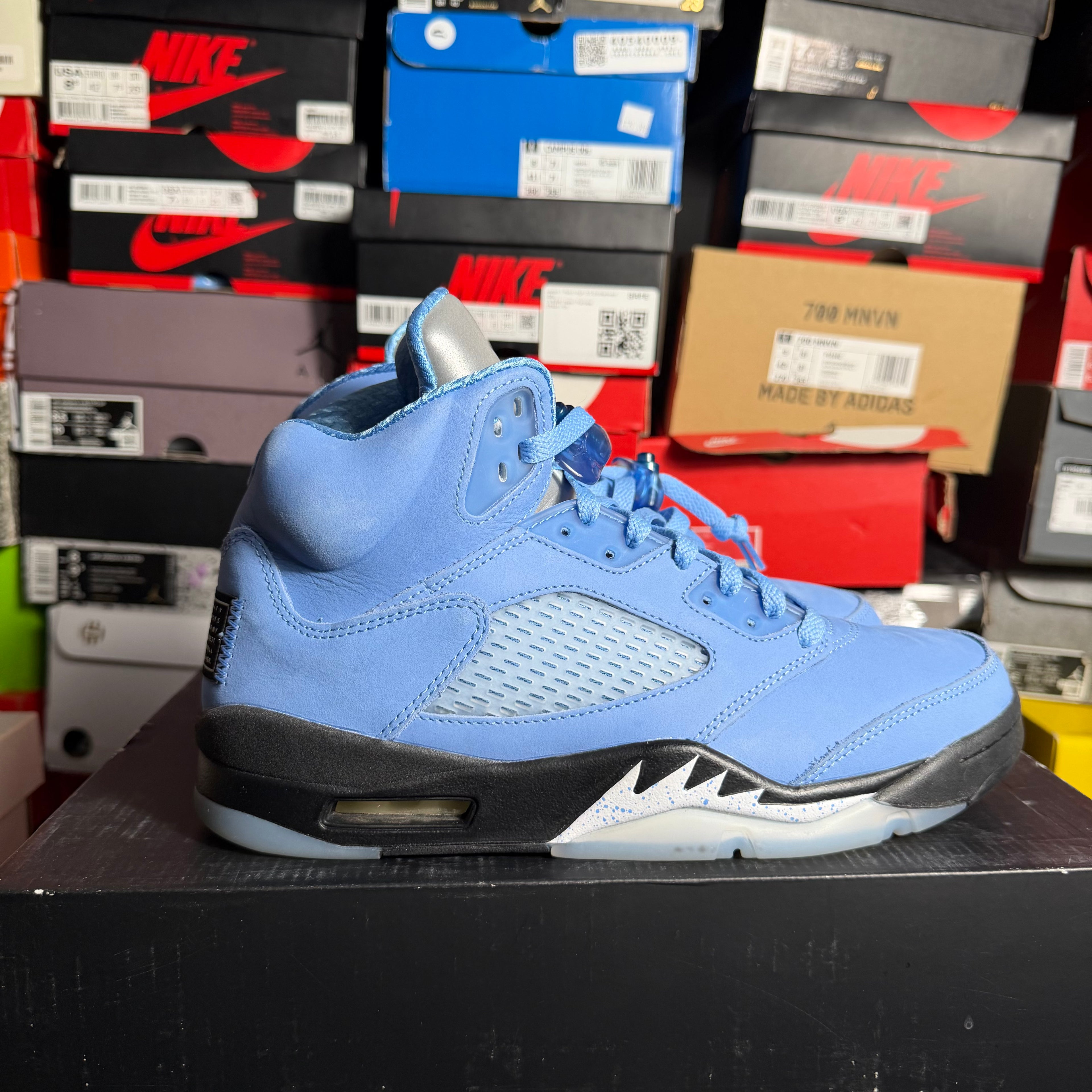 Jordan 5 Retro UNC University Blue (Preowned)