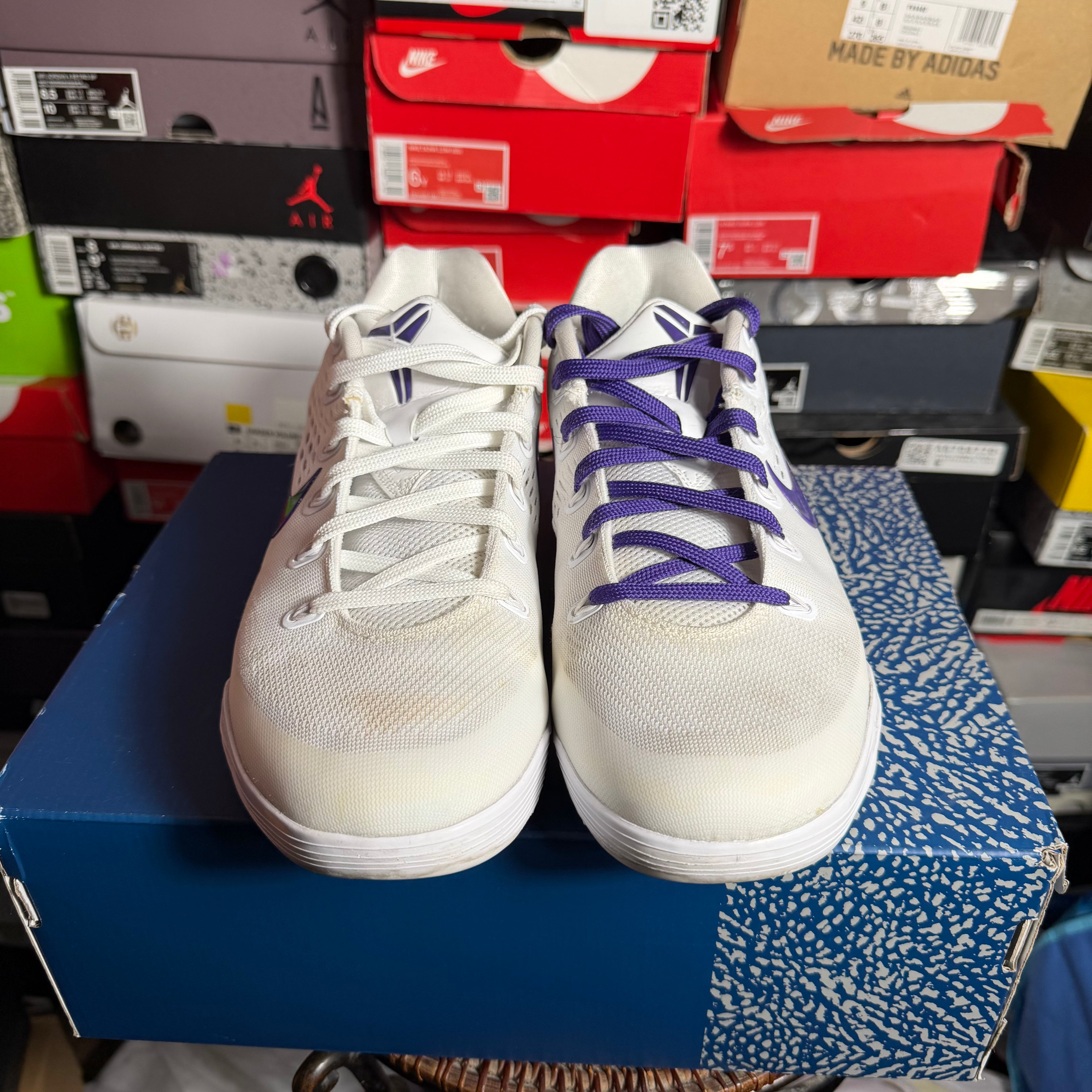 Nike Kobe 9 Elite Low EM Protro White Court Purple (Preowned)