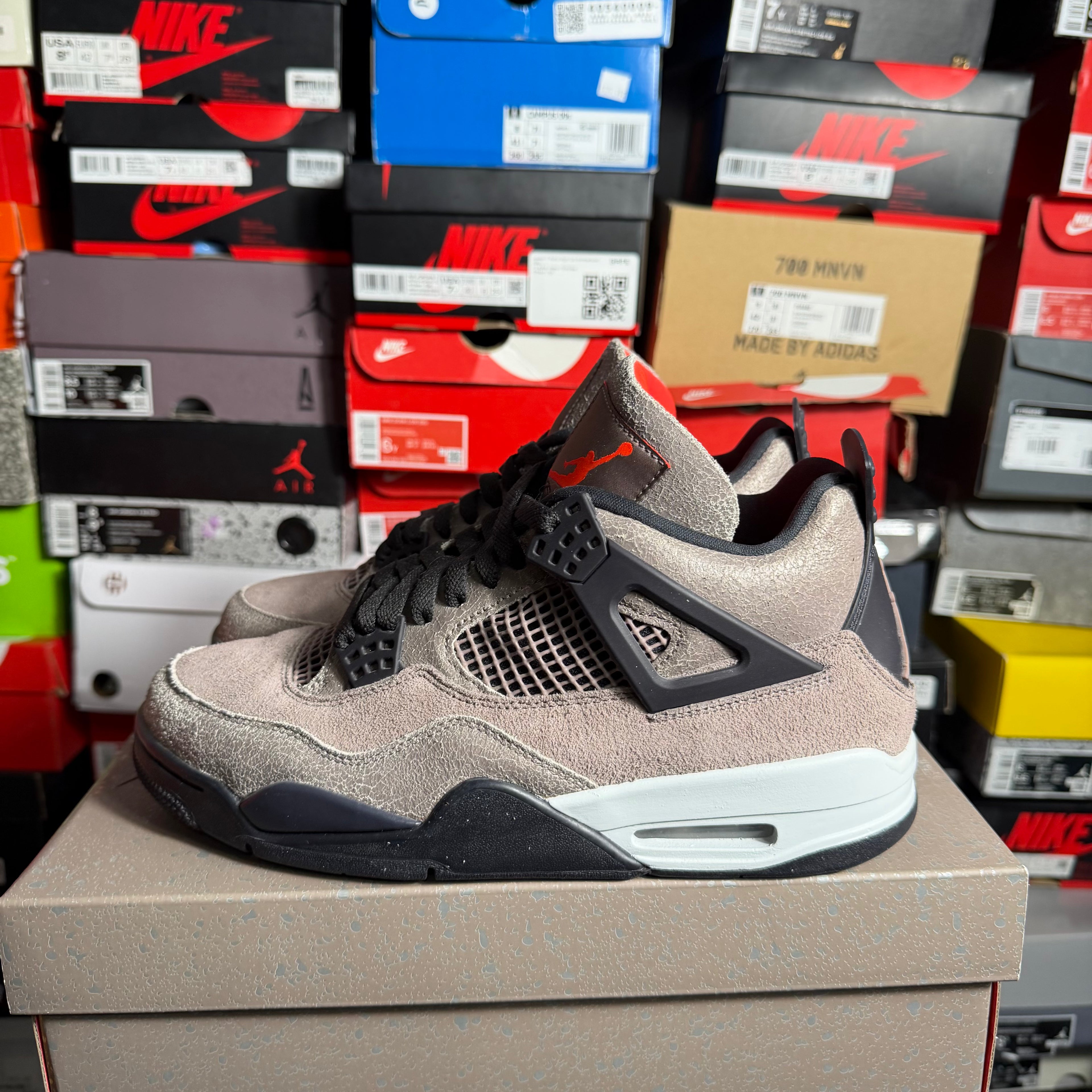 Jordan 4 Retro Taupe Haze (Preowned)